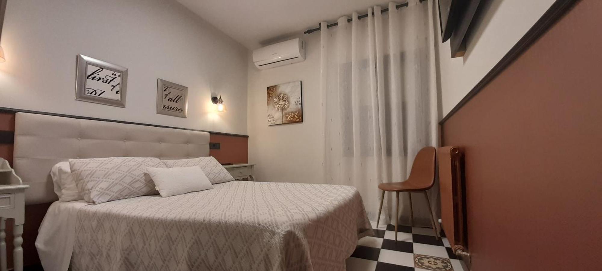 Hostal El Lechuguero Cascante ภายนอก รูปภาพ