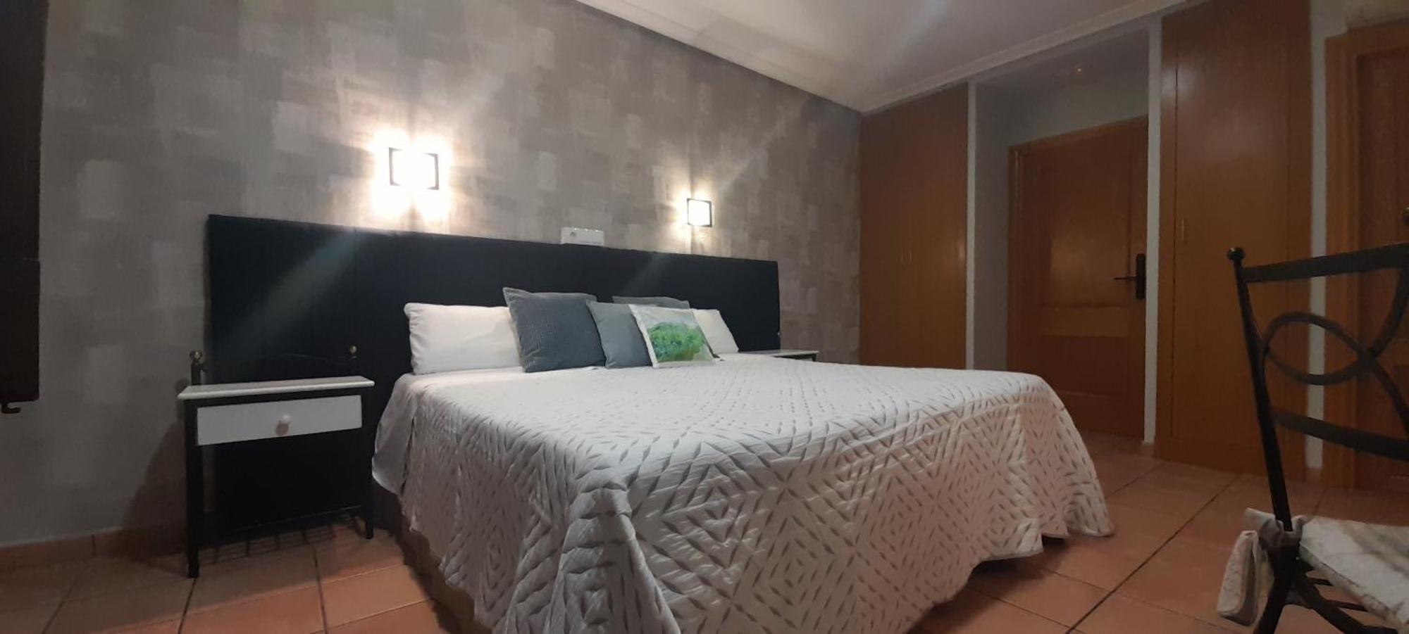 Hostal El Lechuguero Cascante ภายนอก รูปภาพ
