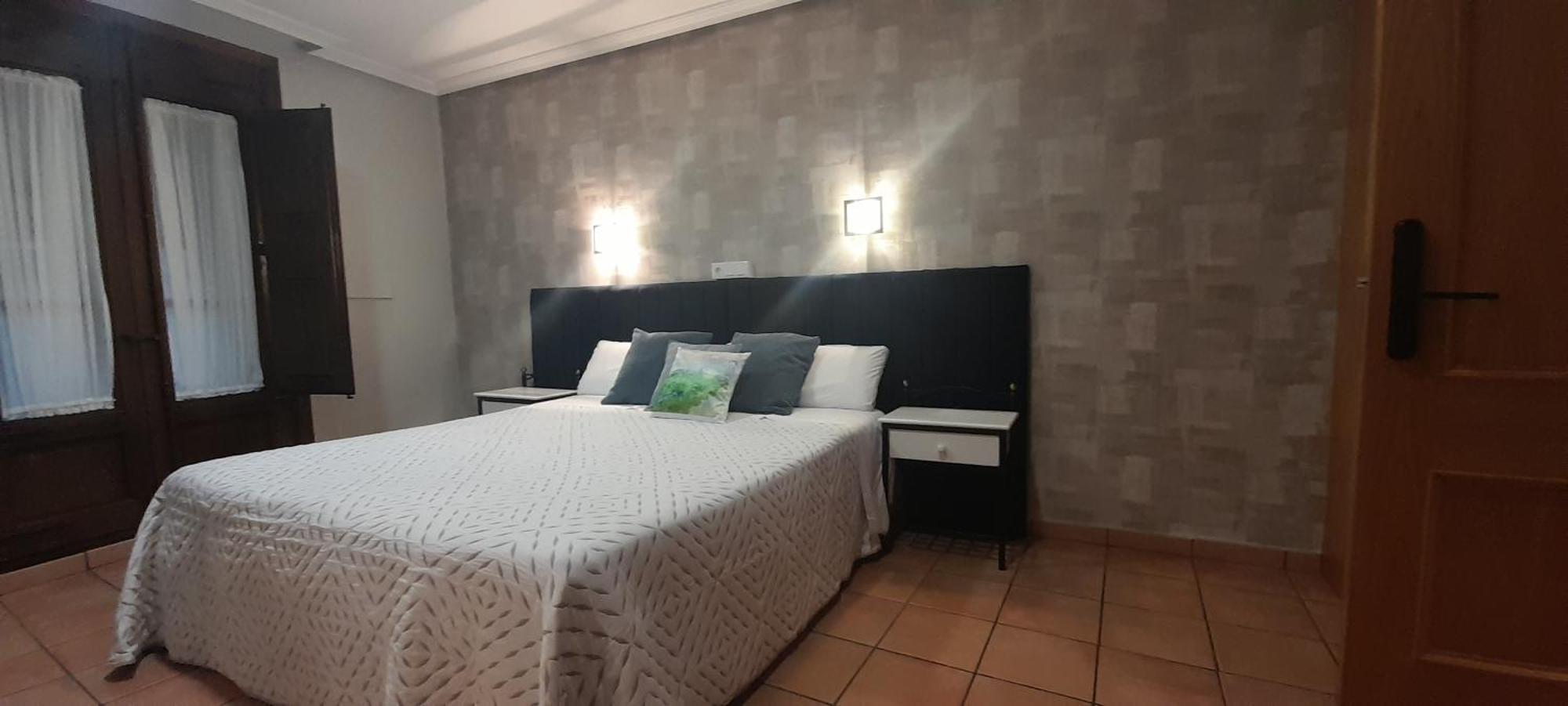 Hostal El Lechuguero Cascante ภายนอก รูปภาพ